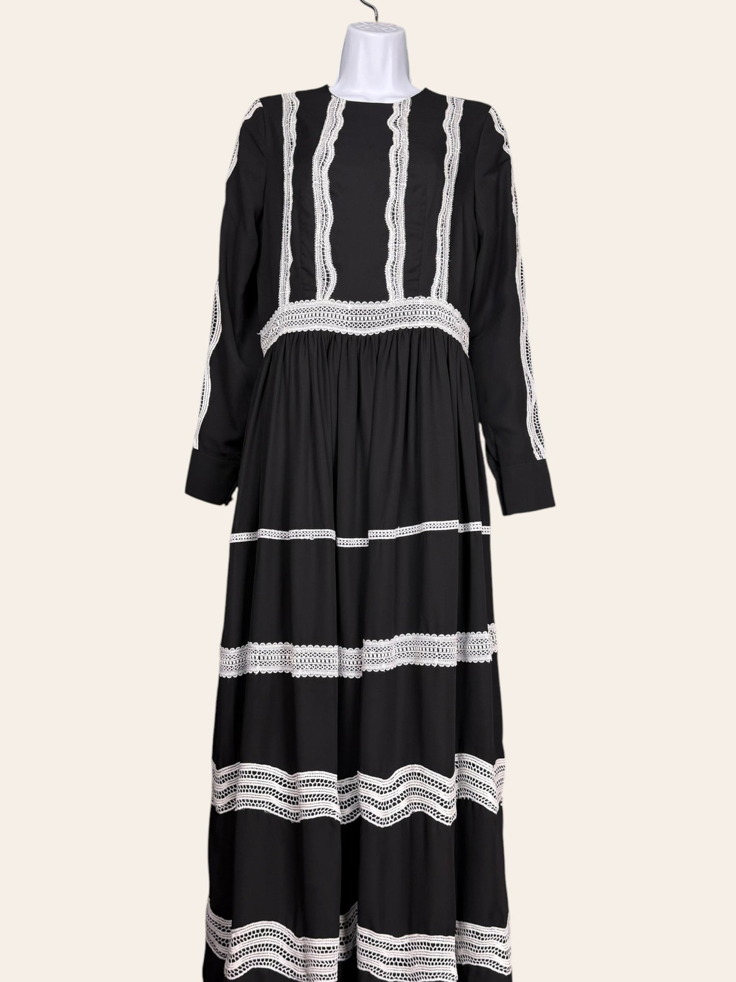 Edera black Gown