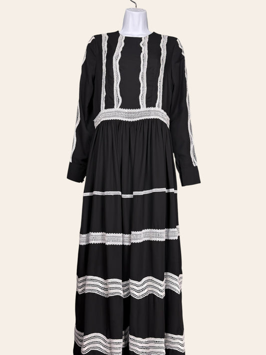 Edera black Gown